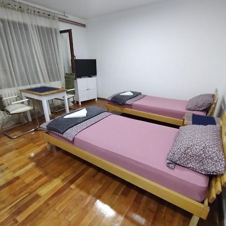Stan Appartement Sremska Mitrovica Buitenkant foto