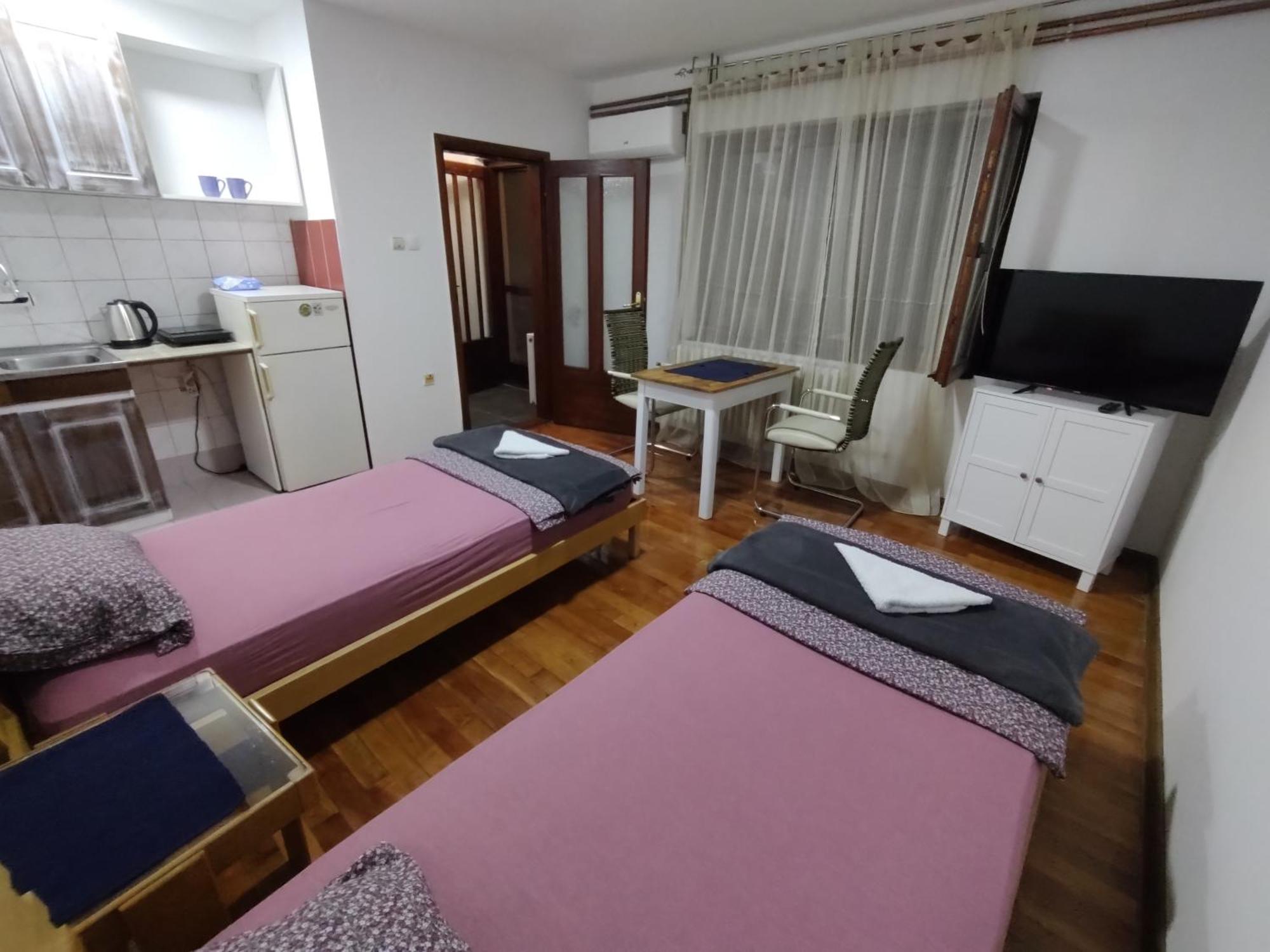 Stan Appartement Sremska Mitrovica Buitenkant foto